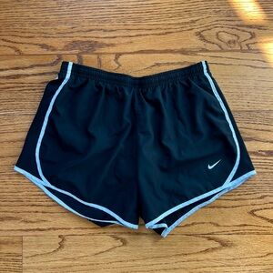 Nike Black and White Athletic Shorts Lightweight Performance YXL or adult XS